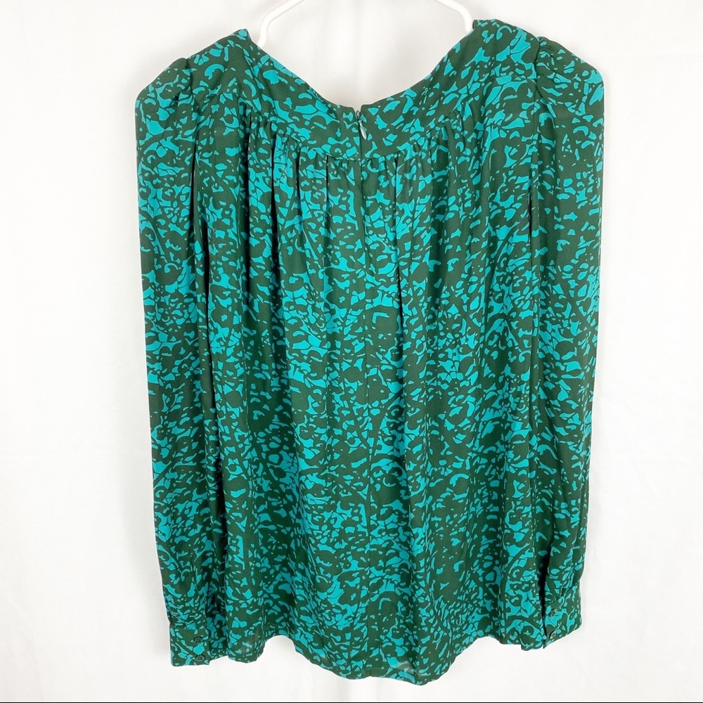 BLOOMINGDALES Tegan Green Floral Blouse - Picture 3 of 5